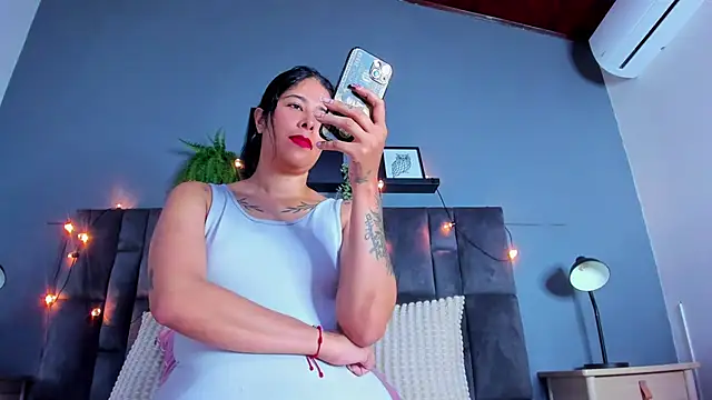 DulceAurora   online show from July 13, 2026, 1:16 am