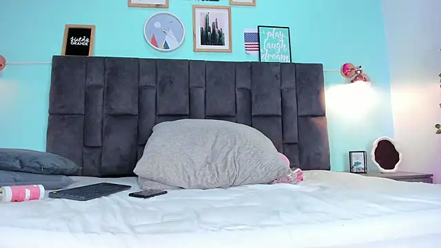 DulceAurora   online show from March 22, 2025, 8:51 am