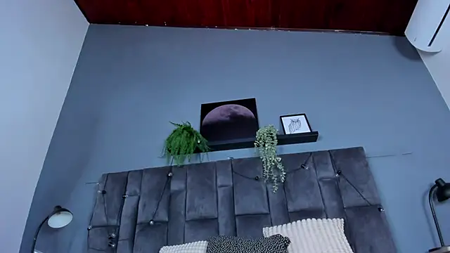 DulceAurora   online show from August 3, 2026, 1:25 am