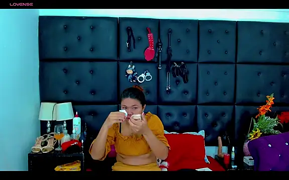 Isalombardi online show from April 24, 2026, 2:24 am