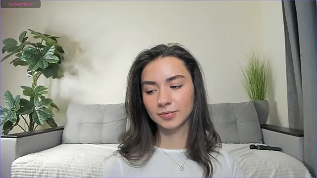 NicoleLuv online show from February 6, 2025, 4:14 pm