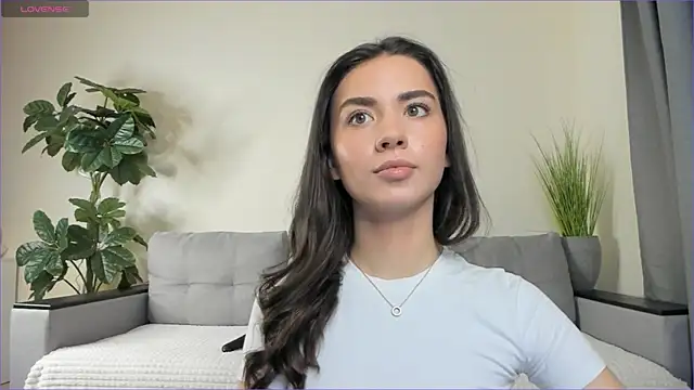 NicoleLuv online show from March 20, 2025, 1:04 pm