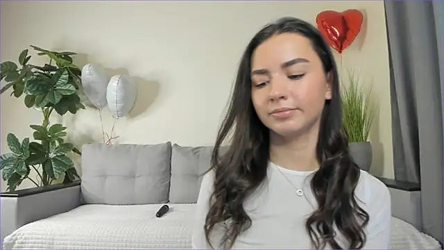 NicoleLuv online show from March 7, 2025, 1:29 pm