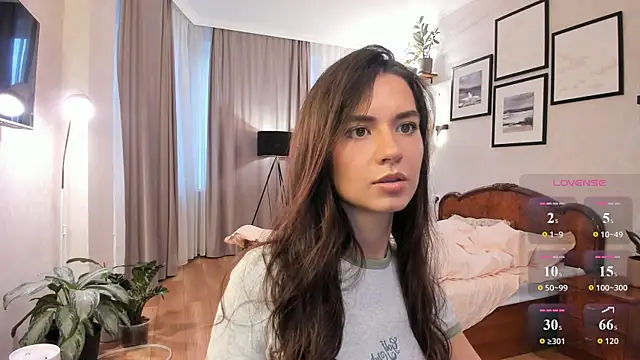 NicoleLuv online show from May 28, 2026, 4:46 pm