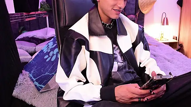 DemonKush-- online show from July 31, 2026, 12:32 am