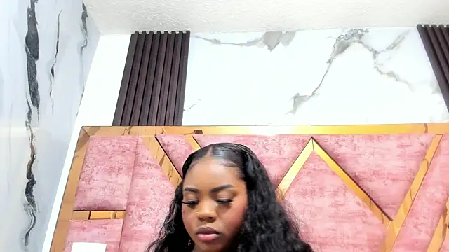 mia alvares online show from May 6, 2026, 11:47 am