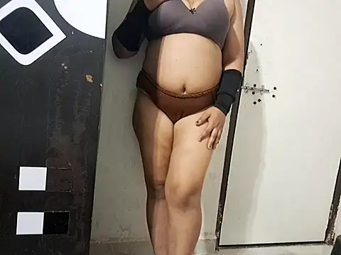 your fantecy1 online show from February 15, 2025, 8:45 pm