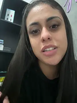 amorinha99 online show from April 29, 2026, 8:04 pm