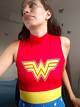 aurelialux online show from October 30, 2025, 9:55 pm