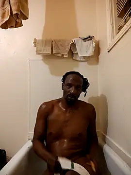 Snapshot of DaBishoo chatting on December 18, 2025, 2:27 am DaBishoo online show from December 18, 2025, 2:27 am