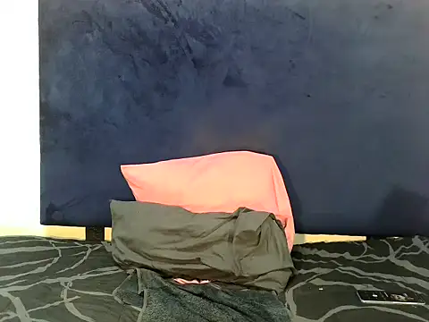 ReginaStar16 online show from September 21, 2025, 7:19 pm