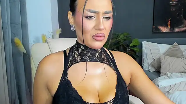 Sonia  Rey online show from September 23, 2025, 7:54 pm