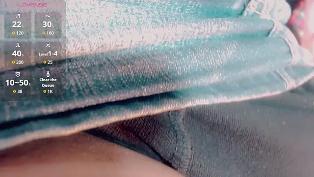 Oriana braom online show from November 21, 2025, 8:08 pm