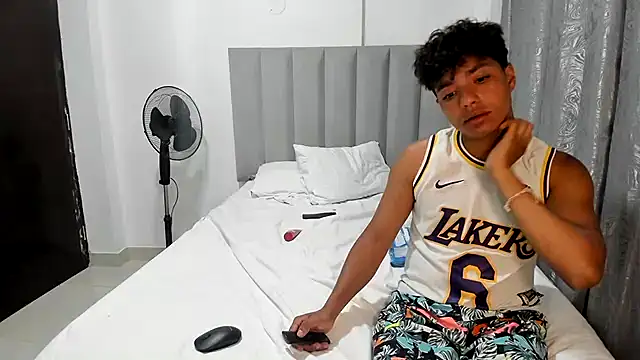 jonmaykolrose online show from December 5, 2024, 2:04 am