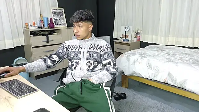 jonmaykolrose online show from April 9, 2026, 11:55 pm