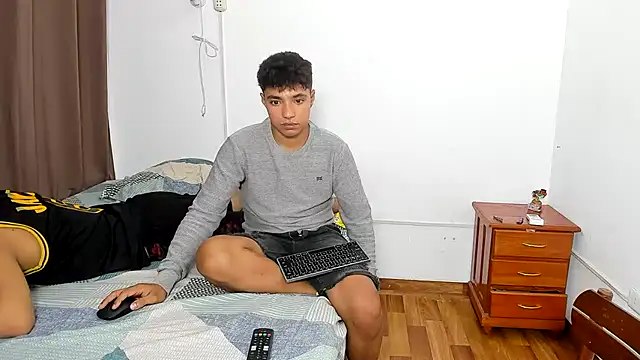 jonmaykolrose online show from February 4, 2025, 4:48 am