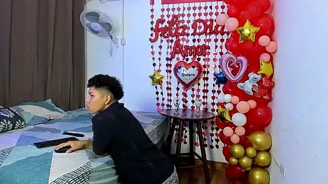 jonmaykolrose online show from February 14, 2025, 3:33 am