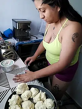 EmpaticBolillo online show from August 3, 2026, 5:52 pm