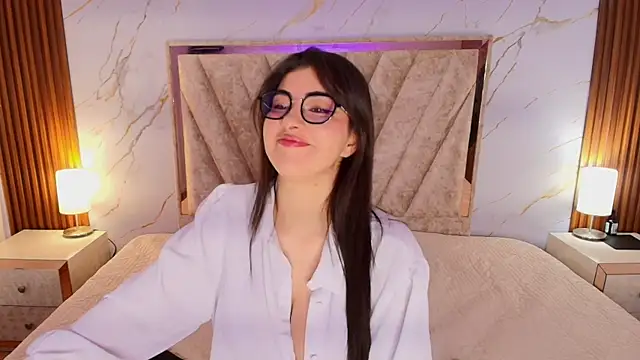 Amelie saenz online show from July 22, 2026, 12:51 pm