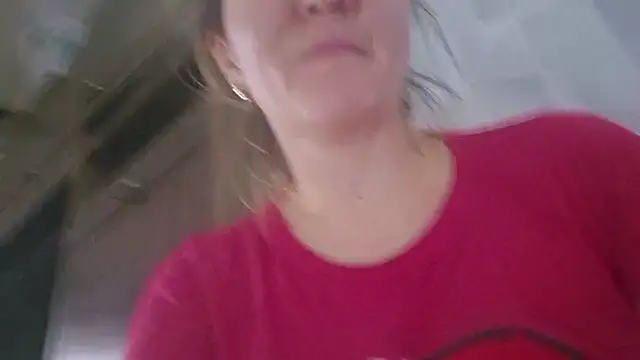 EstrellaWalters online show from December 15, 2025, 8:20 am