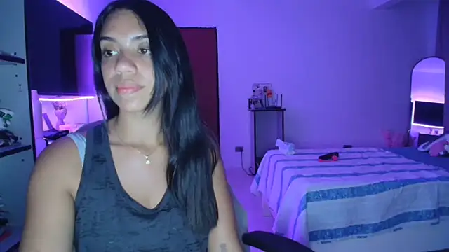 -Naomyy- online show from March 11, 2025, 12:54 am