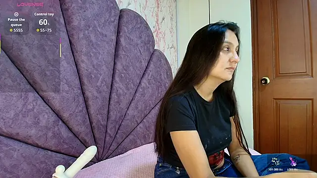  alaia collway  online show from May 13, 2026, 12:34 pm