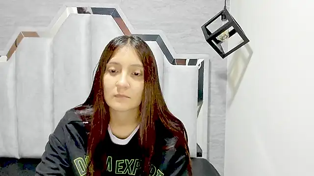  alaia collway  online show from February 11, 2025, 11:53 am