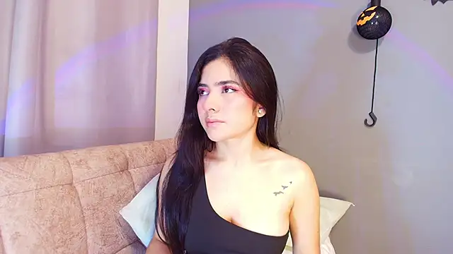 adara johnson   online show from October 3, 2025, 11:45 am