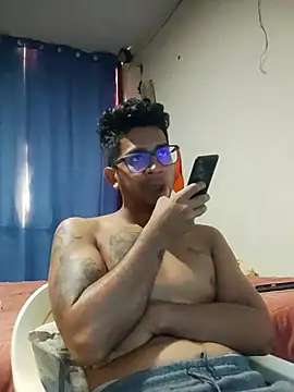 Snapshot of FitGeorge chatting on January 10, 2026, 3:18 pm FitGeorge online show from January 10, 2026, 3:18 pm