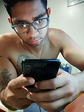 Snapshot of FitGeorge chatting on November 9, 2025, 5:17 pm FitGeorge online show from November 9, 2025, 5:17 pm