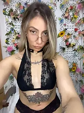 Snapshot of loira_messi chatting on May 24, 2026, 10:20 pm loira messi online show from May 24, 2026, 10:20 pm
