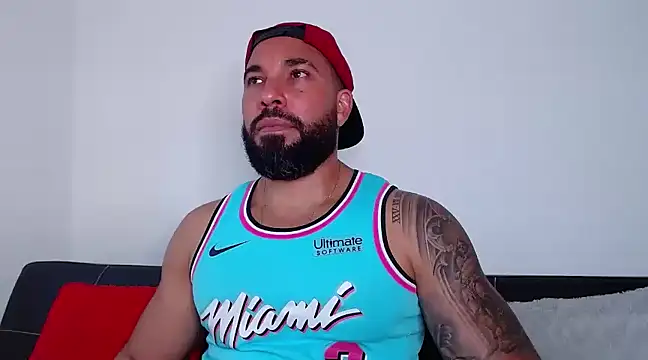 roman muscle online show from December 5, 2024, 8:49 pm