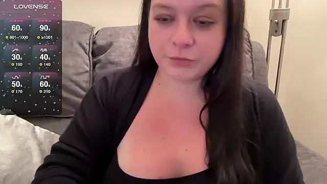 Snapshot of NaughtyWifeUK chatting on May 22, 2026, 12:41 am NaughtyWifeUK online show from May 22, 2026, 12:41 am