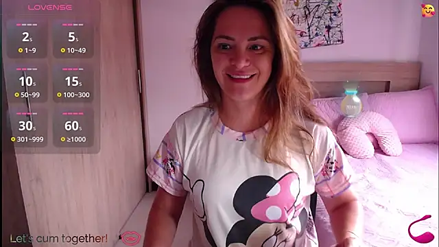 ParisW online show from September 17, 2025, 12:40 pm