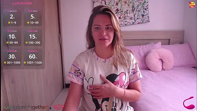 ParisW online show from September 22, 2025, 12:33 pm