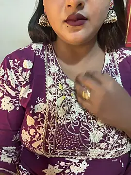 Ayesha mahi online show from October 29, 2025, 8:24 am