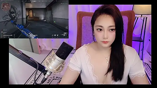 Daisy-77 online show from July 13, 2026, 1:32 pm