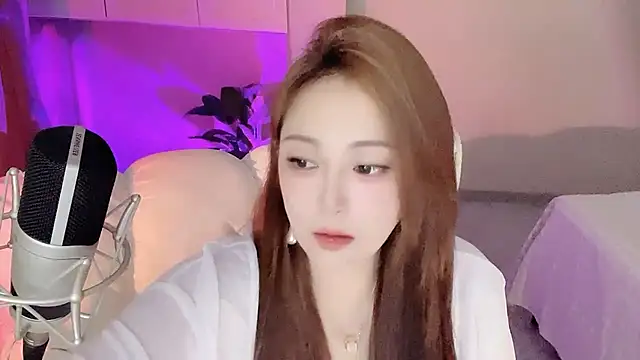 Daisy-77 online show from September 10, 2025, 7:02 pm