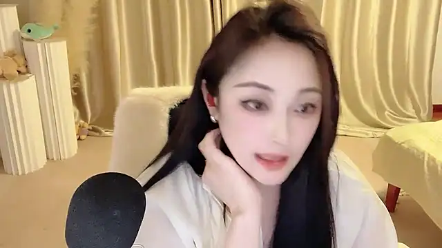 Daisy-77 online show from March 21, 2025, 6:18 pm