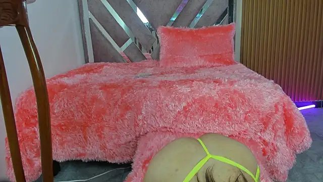 Chloe narcise online show from July 26, 2026, 9:38 am