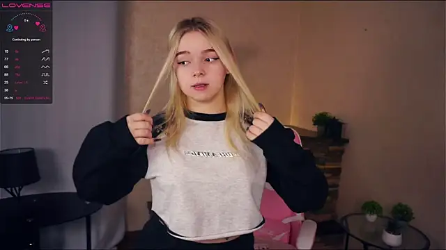 ZaraCreedon online show from March 13, 2025, 7:06 pm