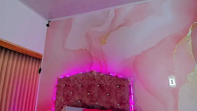 Daisy  rose online show from September 13, 2025, 3:17 am