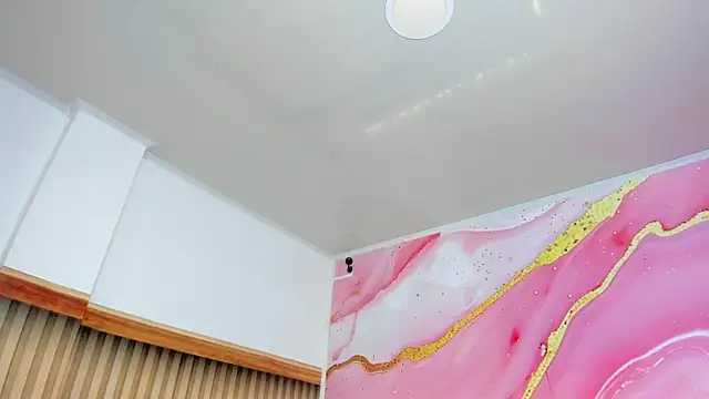Daisy  rose online show from May 15, 2026, 3:04 am
