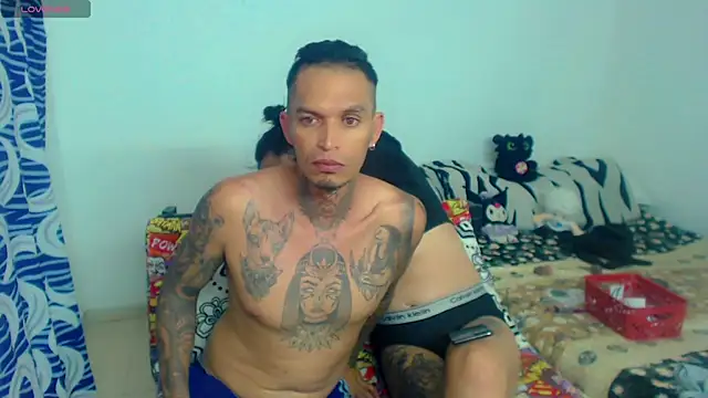Perla Hotcortes online show from May 11, 2026, 11:13 pm