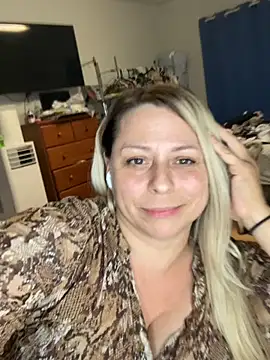 Hotslut187 online show from January 15, 2026, 4:05 am