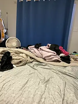 Snapshot of Hotslut187 chatting on February 8, 2026, 2:37 pm Hotslut187 online show from February 8, 2026, 2:37 pm