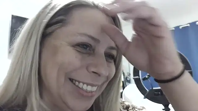 Snapshot of Hotslut187 chatting on February 19, 2026, 4:09 am Hotslut187 online show from February 19, 2026, 4:09 am