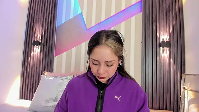 emily layton online show from October 20, 2025, 2:39 pm