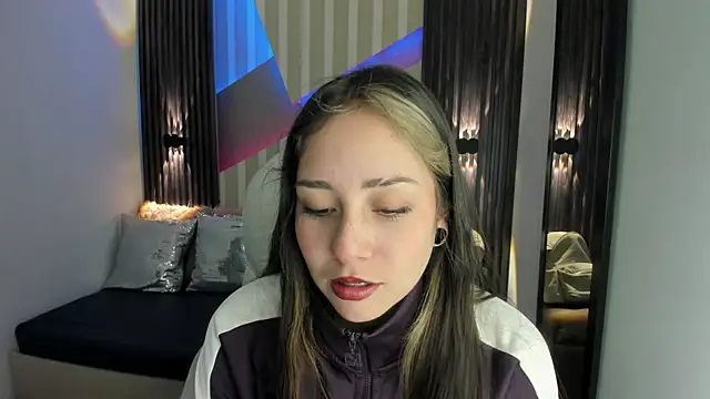 emily layton online show from October 24, 2025, 1:32 pm