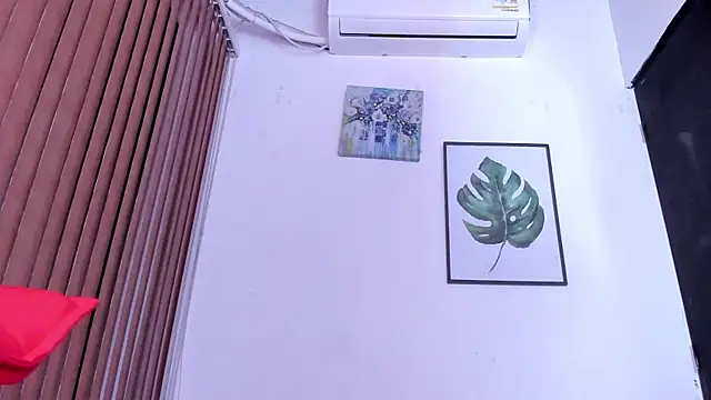 alondrabigtits online show from May 3, 2026, 11:04 am